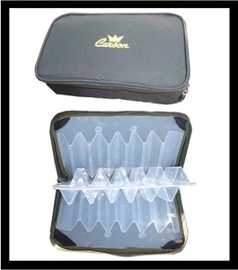 PORTA ARTIFICIALI JIG SPINNING DA PESCA 24 POSTI CARSON CARTELLA BOX JIGGING - Foto 1 di 1