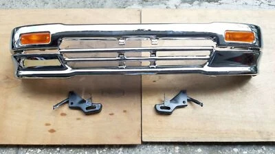 Bundle of Chrome Front Bumper Apron Lights For Toyota 1992-1995 Pickup Hilux 4WD - Image 1 of 4
