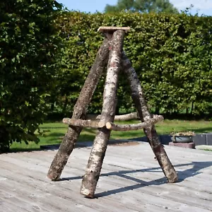 Vogelhausständer Birkenholz Vogelhaus 115cm Vogelfutterhaus Ständer Reetdach - Bild 1 von 5