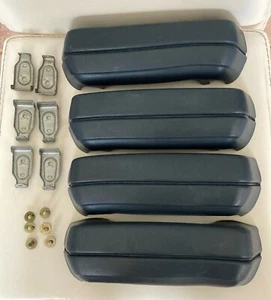 MITSUBISHI SIGMA GJ 1983 BLUE ARM REST SET 4 SUIT 82 85 GJ GK GN CHRYSLER GALANT - Foto 1 di 11