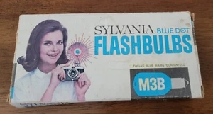 M3B Sylvania Blue DOT Flashbulbs box of 12 Bulbs Made in USA New old stock VTG - Picture 1 of 5