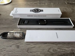 Samsung Galaxy Watch 6 Classic - WIE NEU 43mm schwarz Smartwatch - Zdjęcie 1 z 14