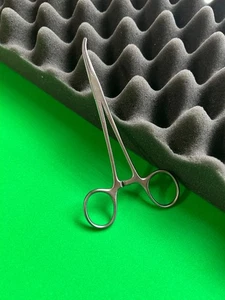 Codman 334-4160 Hemostatic Forceps 5.5" Curved - Picture 1 of 2