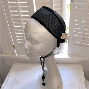 Vintage 50s/60s Black Woven Hat with Netting & Cream Floral details - Picture 1 of 7