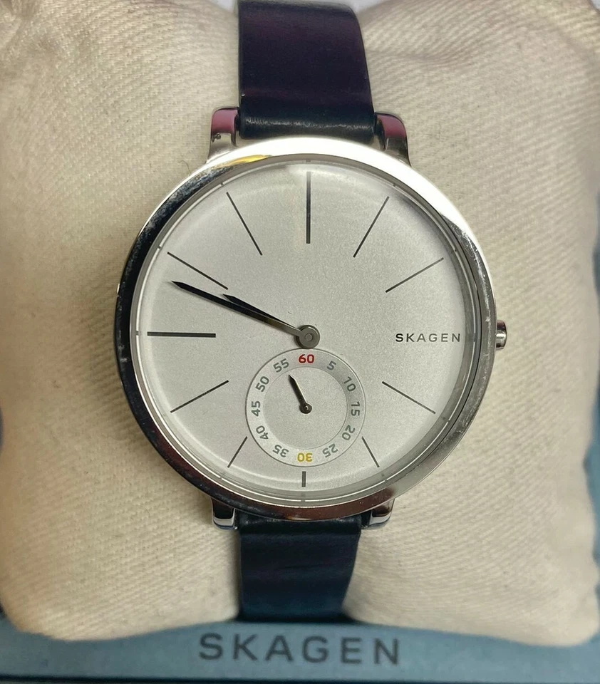 Reloj Skagen Hagen para mujer en tono plateado con correa de cuero negro SKW2435 Foto 1 de 1