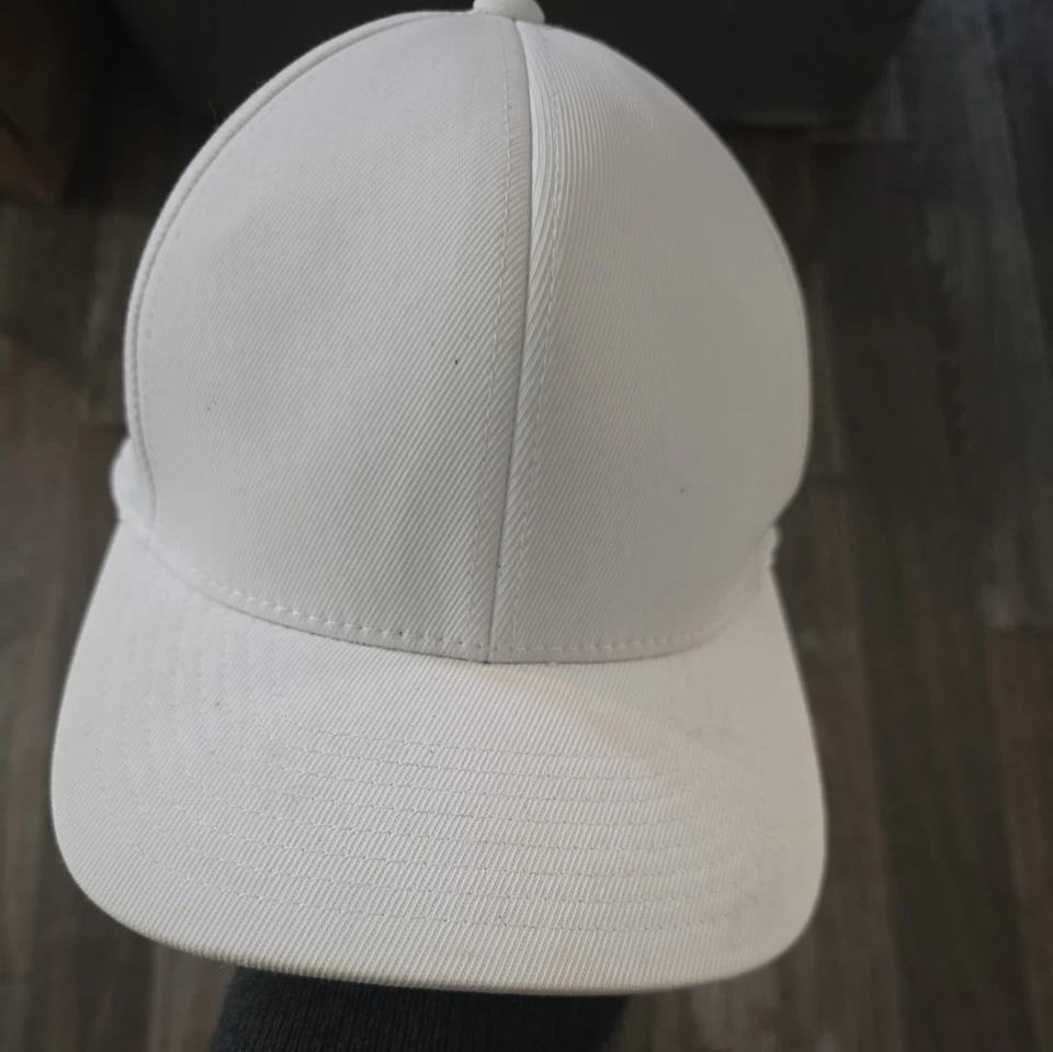 G/Fore Sombrero Gorra A Presión Trasera TODO Blanco Golf Atlético Nylon Para Hombres SOMBRERO DELANTERO Foto 1 de 4