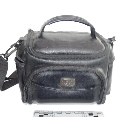 Bolso pequeño de cuero negro Case Logic para cámara Foto 1 de 4