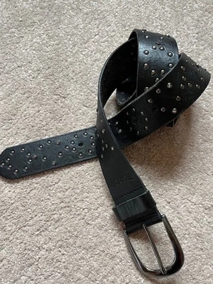 ESPRIT schwarzer Gürtel mit Nieten 85 cm Breit 3,5 cm Leder - Bild 1 von 2