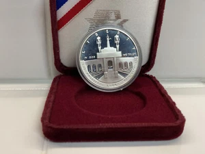 1984 S Los Angeles Olympics Proof Commemorative 90% Silver Dollar Coin in Box - Picture 1 of 6