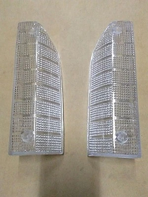 Toyota Hilux RN30 pickup1979-1981 front corner parking indicator lamp light lens - Image 1 of 4