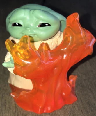 Mini estatuilla Baby Yoda Foto 1 de 4