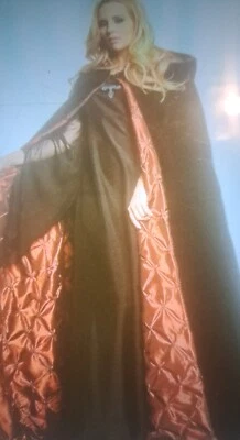 Disfraz Underwraps Capa Larga Terciopelo Rojo Acolchado Satén  Foto 1 de 4