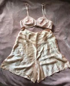 Vintage 1940s Peach Pink Silky Satin Triumph Bralette Tap Pants Set 1930s - Picture 1 of 11