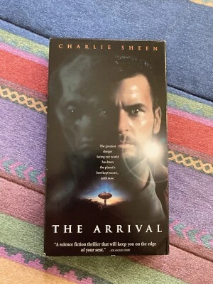 The Arrival (1996) VHS Charlie Sheen 90s Sci Fi Thriller - Image 1 of 4