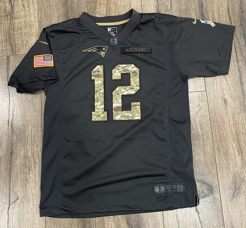 New England Patriots Tom Brady Nike #12 Salute To Service Youth XL Jersey NFL Cover