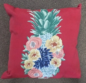 Hampton Bay 18” X 18” Floral Pineapple Outdoor Throw Pillows 100% Polyester (2) - Picture 1 of 1
