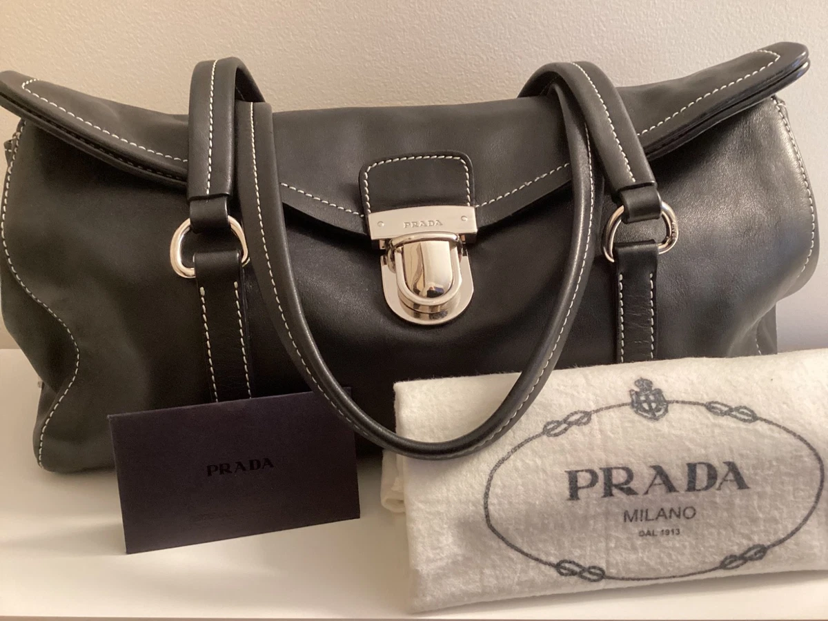 【美品】PRADA本革ショルダーバッグVITELLO LUXヴィンテージ 90s PRADA本革ショルダーバッグVITELLO LUXヴィンテージ 90s