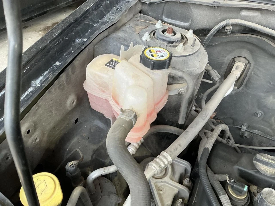 Coolant Reservoir Fits 01-12 ESCAPE 4841511 Foto 1 de 1