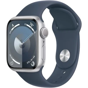 Apple Watch Series 9 45mm (GPS) aluminium srebrny z niebieskim paskiem sportowym S/M - bardzo dobry - Zdjęcie 1 z 4