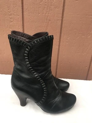 BOTAS FEMININAS RARAS EUC BIVIEL COURO PRETO PANTURRILHA MÉDIA EUR 37 EUA 6.5 - Imagem 1 de 4