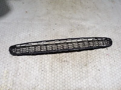 Grelha inferior do para-choque dianteiro Nissan Leaf 2012 - Imagem 1 de 4