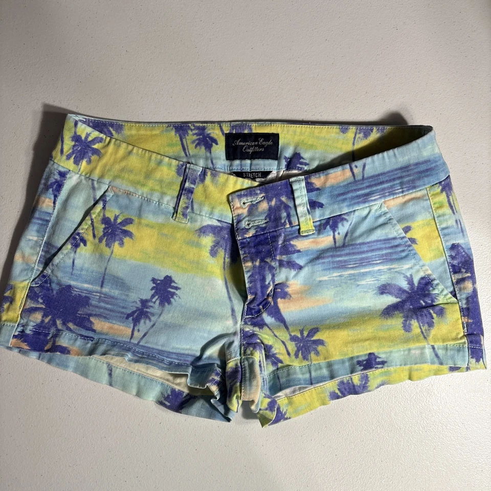 Pantalones cortos para mujer American Eagle Outfitters talla 2 estampado tropical Foto 1 de 4
