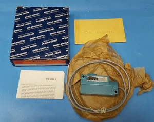 PHOTOELECTRIC SENSOR,FE-MLS7A-1011,Microswitch/Honeywell,NON-POL RETROREFLECTIVE - Picture 1 of 8