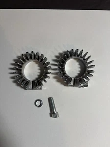 70-4947 Triumph Exhaust 21 Finned Clamp 1-5/8 500 T100 Tiger Trophy 1958 - 1972 - Picture 1 of 8