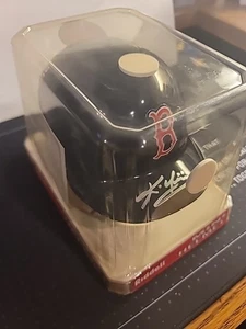 Kevin Youkilis signierter Auto Boston Red Sox Mini Helm, Tom Brady Schwager - Bild 1 von 8