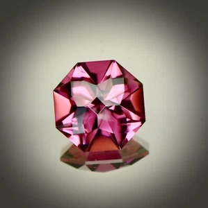 bellissimo granato mahenge cambio colore forte 2,86 ct - Foto 1 di 4