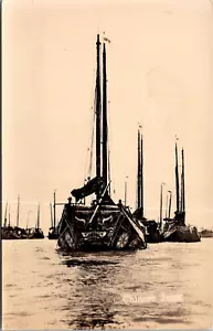 CHINA - CHINESE JUNK AT SEA - OLD REAL PHOTO POSTCARD - Picture 1 of 2