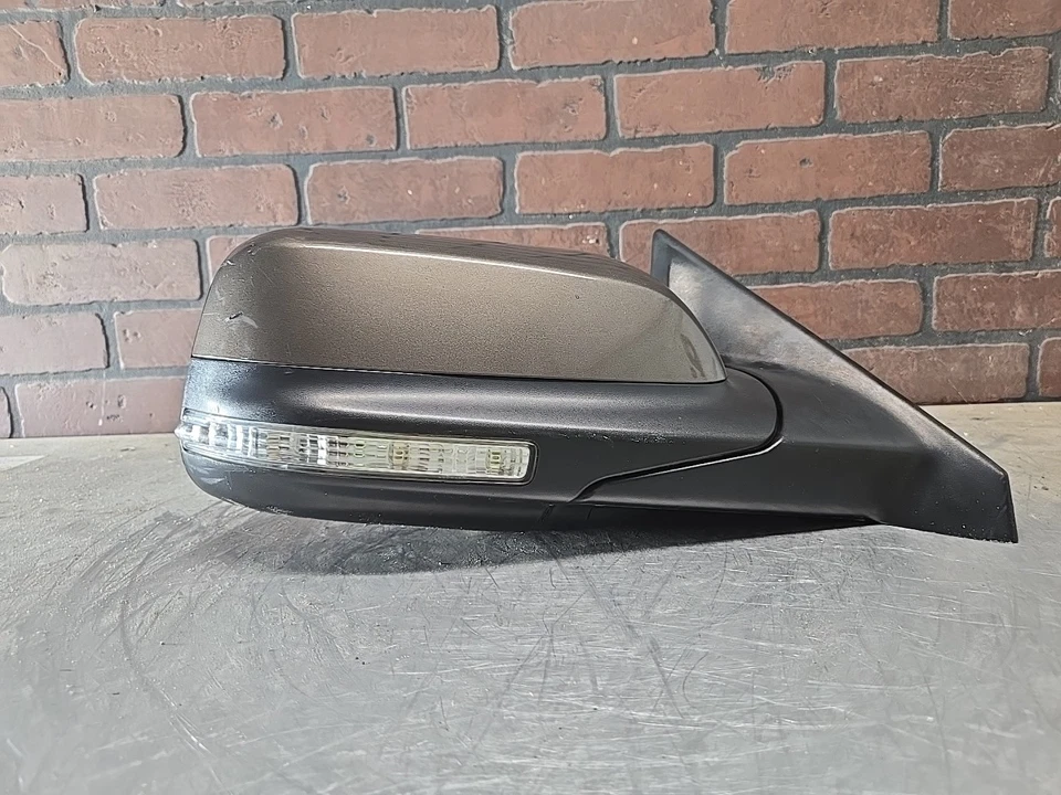 Оригинальное складное зеркало с электроприводом для правостороннего пассажира Ford Explorer 2016-2019 годов выпуска 13 контактов 0770L - Изображение 1 из 4