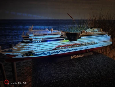 Aida Mar,Standmodell mit LED-RGB Beleuchtung,1:400,63 cm lang,Top! - Bild 1 von 4