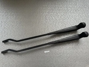 Nissan Terrano MK1 1991 VG30E LHD windshield wiper arms 2888001G60 - Picture 1 of 4