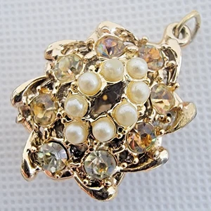 Vintage Art Deco Chunky Thick Elaborate Gold Tone 1-1/4" Pendant Faux Pearl/Gems - Picture 1 of 8