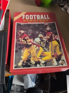 Football Strategy Sports Illustrated Game Avalon Hill Great Game Fast Shipping  - Picture 1 of 12