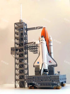 1/400 Space Shuttle Discovery w/Launcher Platform Painted Model Collection Gift - Picture 1 of 21