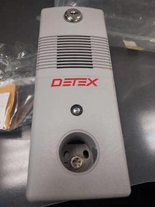 Alarma alimentada por batería de montaje en superficie Detex Ea500 (cilindro no incluido) - Imagen 1 de 8