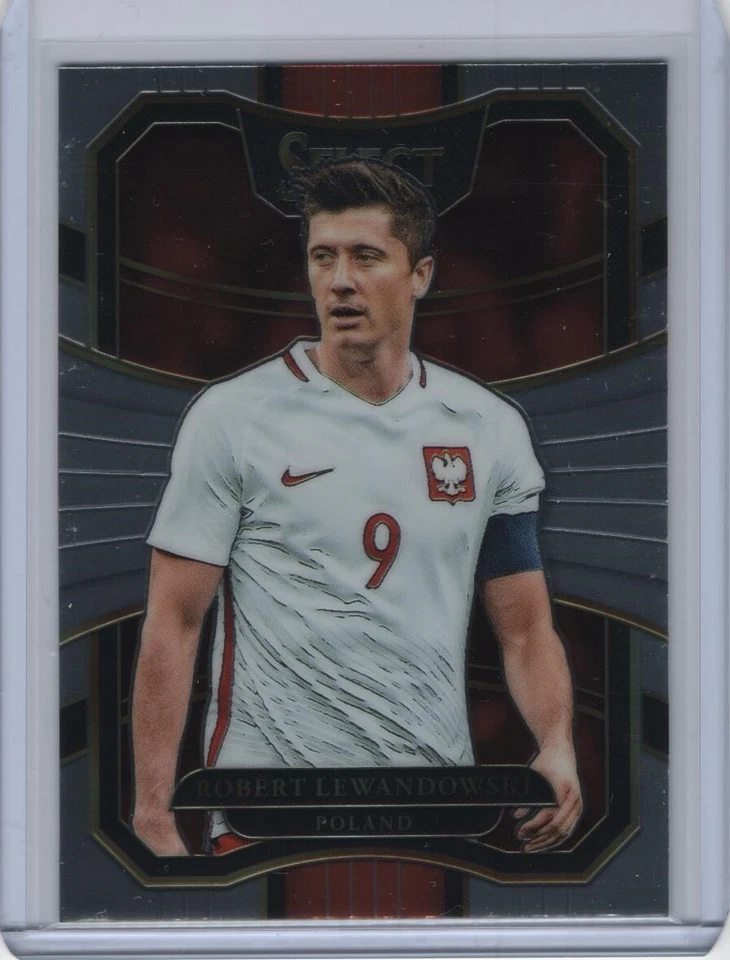 2017-18 Panini Select Base #30 Robert Lewandowski - 2 - Image 1 of 1