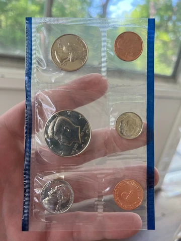 1990 U.S mint set 6 UNCIRCULATED Coins - P in sealed cello w/no mint mark penny Cover