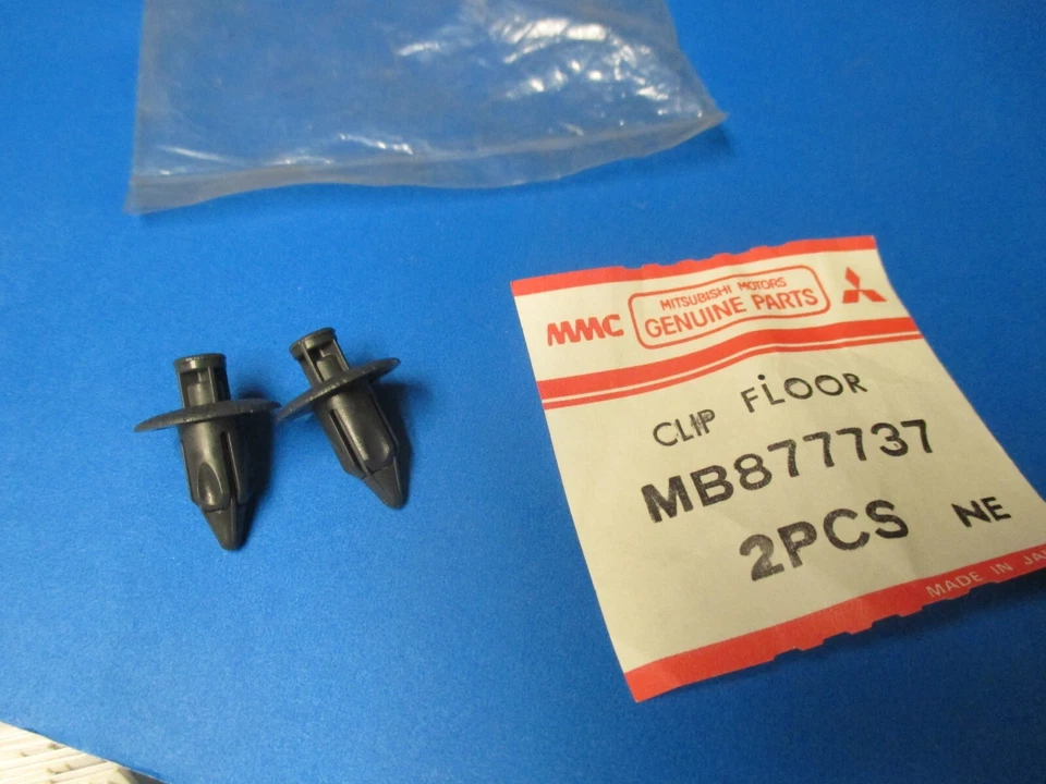clips de suelo push (2) nuevos, N.O.S.80s-90s Mopars+Mitsubishi mlds MB877737 Foto 1 de 1