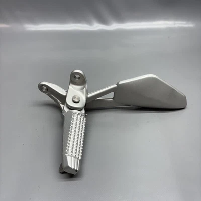 REPOSAPIÉS TRASERO IZQUIERDO BMW K1300S 2007-2012 2013 2014 2015 OEM 7714641 Foto 1 de 4