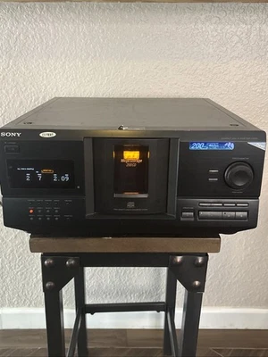 Sony CDP-CX235 CD Changer 200 Compact Disc Player TESTED FULLY WORKING No Remote - Image 1 of 4