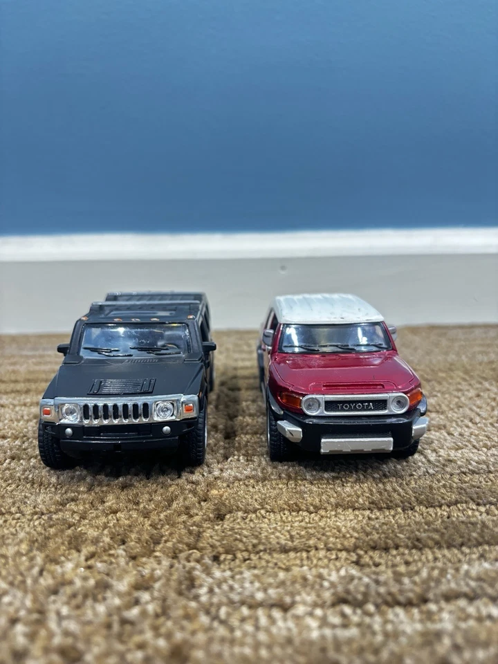 Kinsmart - Combo Off-Roader - 2008 Hummer H2 Suv 1:40 e Toyota FJ Cruiser 1:36 - Imagem 1 de 3