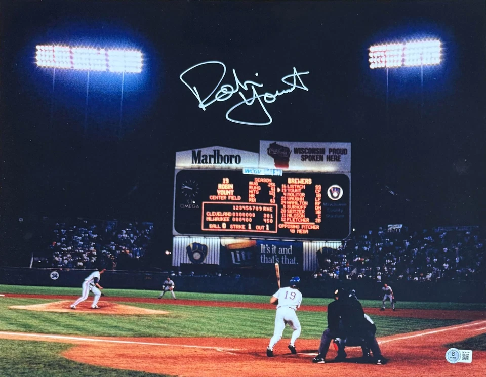ROBIN YOUNT - Milwaukee Brewers MLB - Signed 16x20 Photo #13 AUTO - BAS - Image 1 of 1