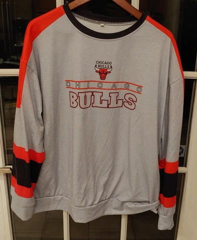 90's Retro Chicago Bulls XL Sweater NBA Red Black Gray Vintage Graphic Print Cover