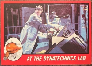 Howard The Duck Trading Card - #23 At The Dynatechnics Lab - Bild 1 von 2
