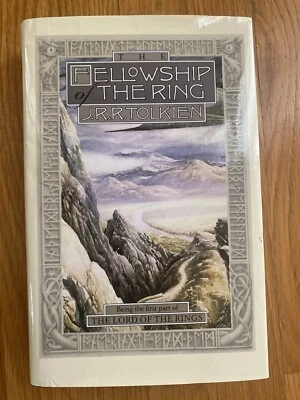 Братство кольца от J.R.R. Толкин Властелин колец Deluxe в твердом переплете - Изображение 1 из 4