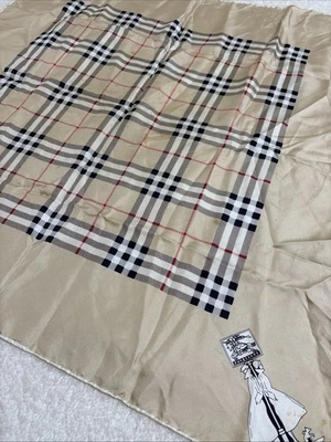 Bufanda de seda Burberrys 29 pulgadas beige claro clásico a cuadros motivo de dama elegante Foto 1 de 4