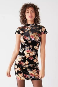 Vestido I AM GIA Talla Pequeña Aoki Negro Metálico Floral Cuello Simulado Con Cordones - Imagen 1 de 14